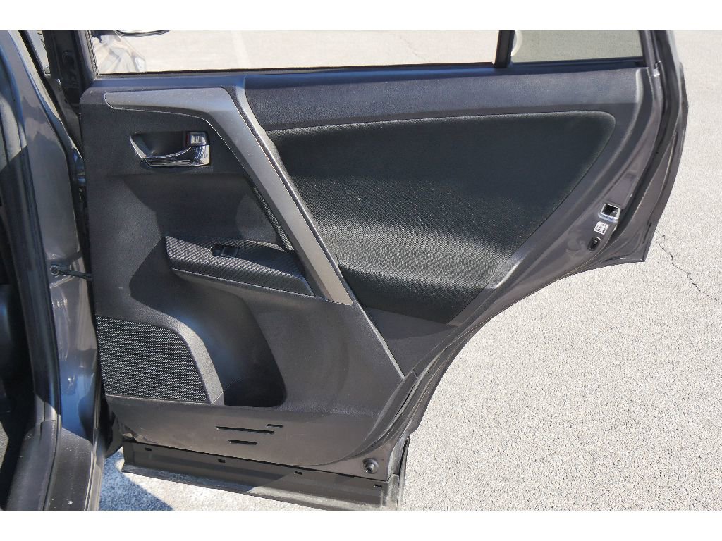 Used 2015 Toyota RAV4 XLE image 20