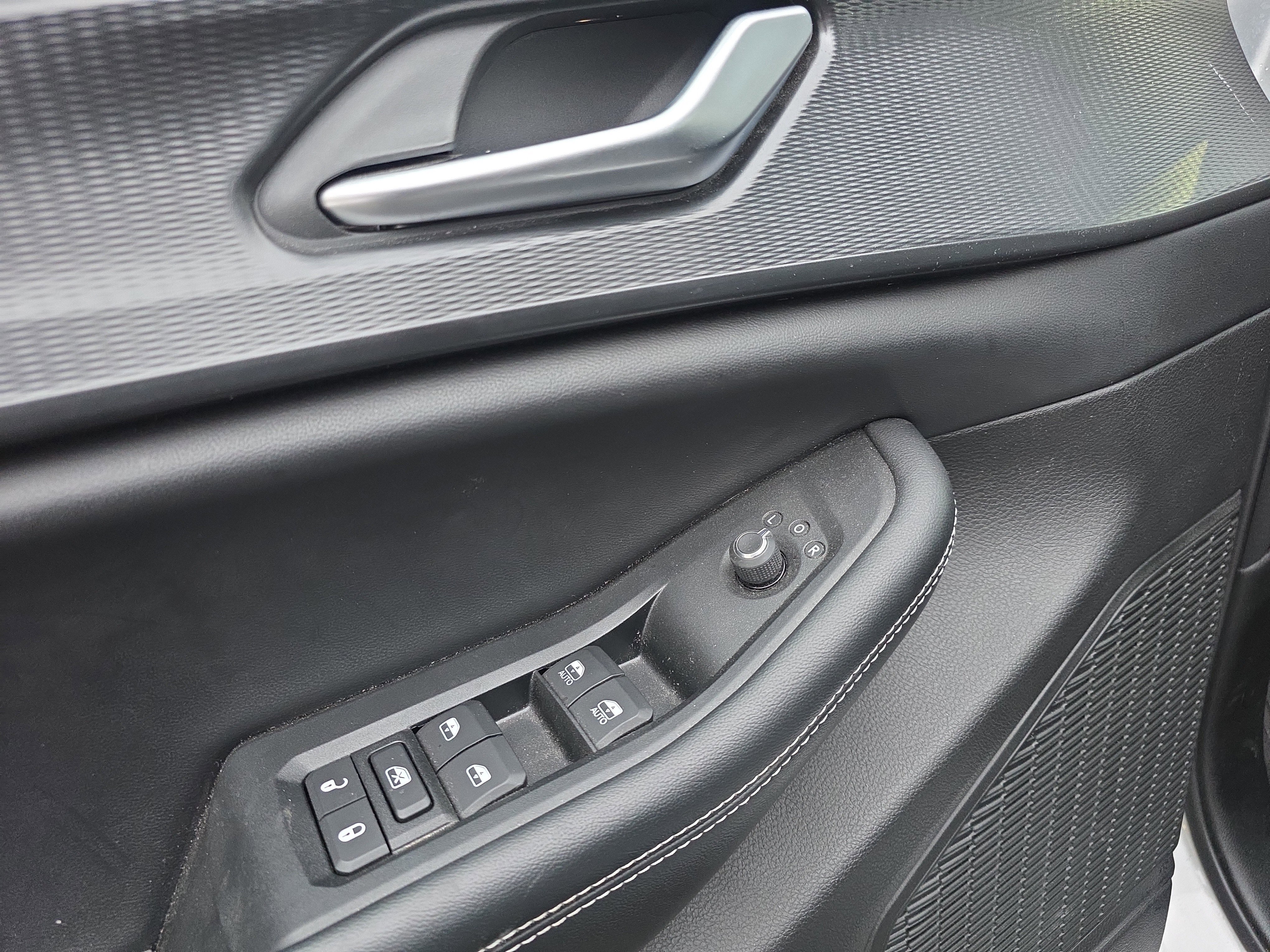 Used 2023 Jeep Grand Cherokee L Laredo image 19