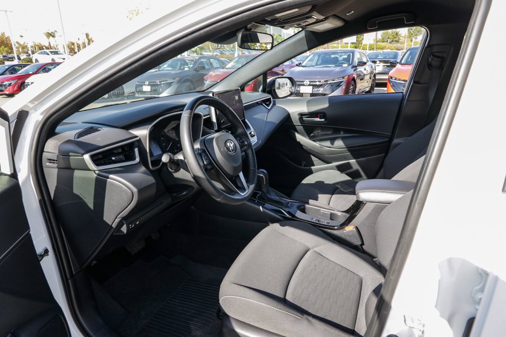 Used 2025 Toyota Corolla SE FWD image 16