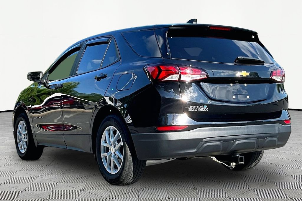Used 2024 Chevrolet Equinox LS w/ LS Convenience Package FWD image 4
