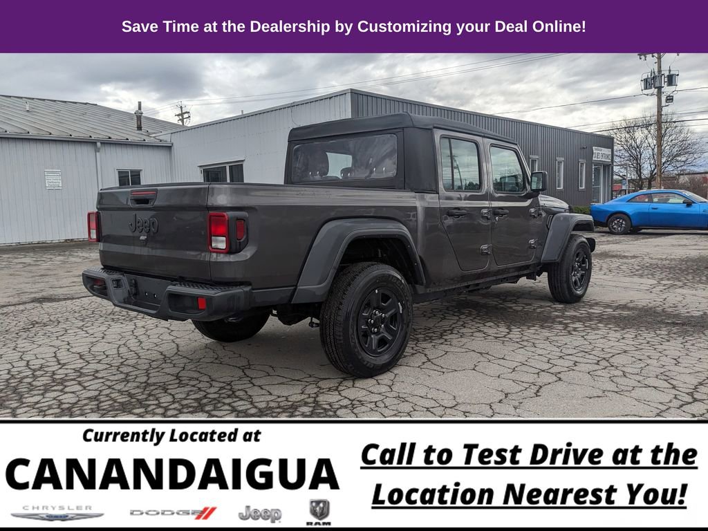 Used 2023 Jeep Gladiator Sport image 9