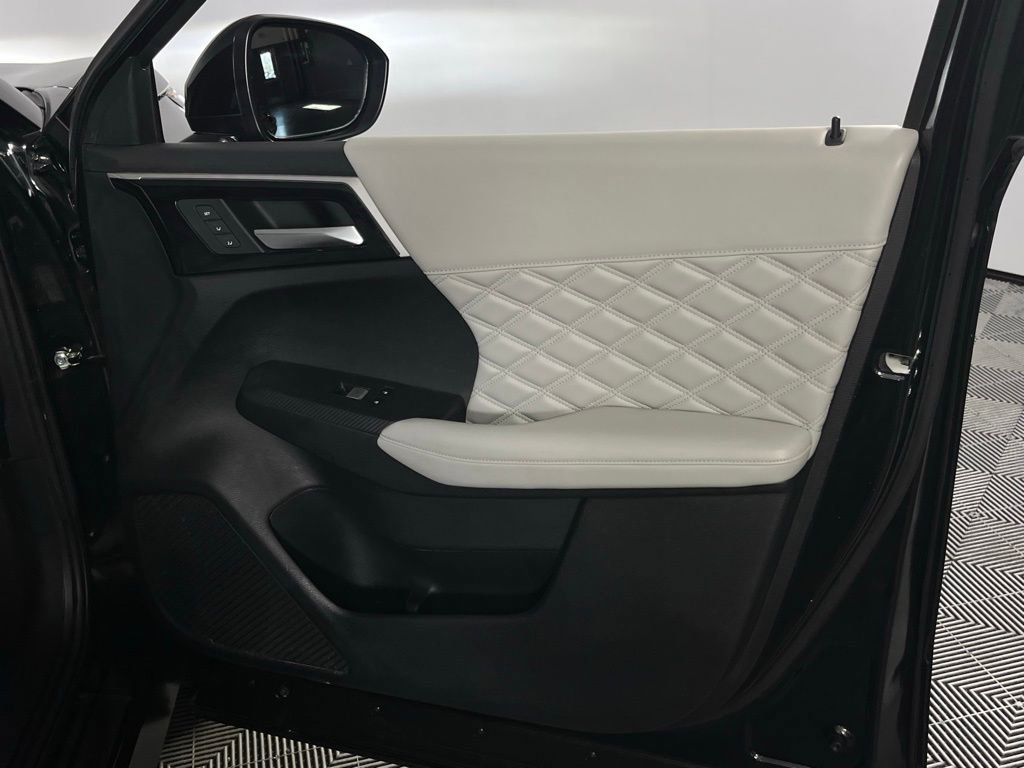 Used 2024 Mitsubishi Outlander SEL image 34