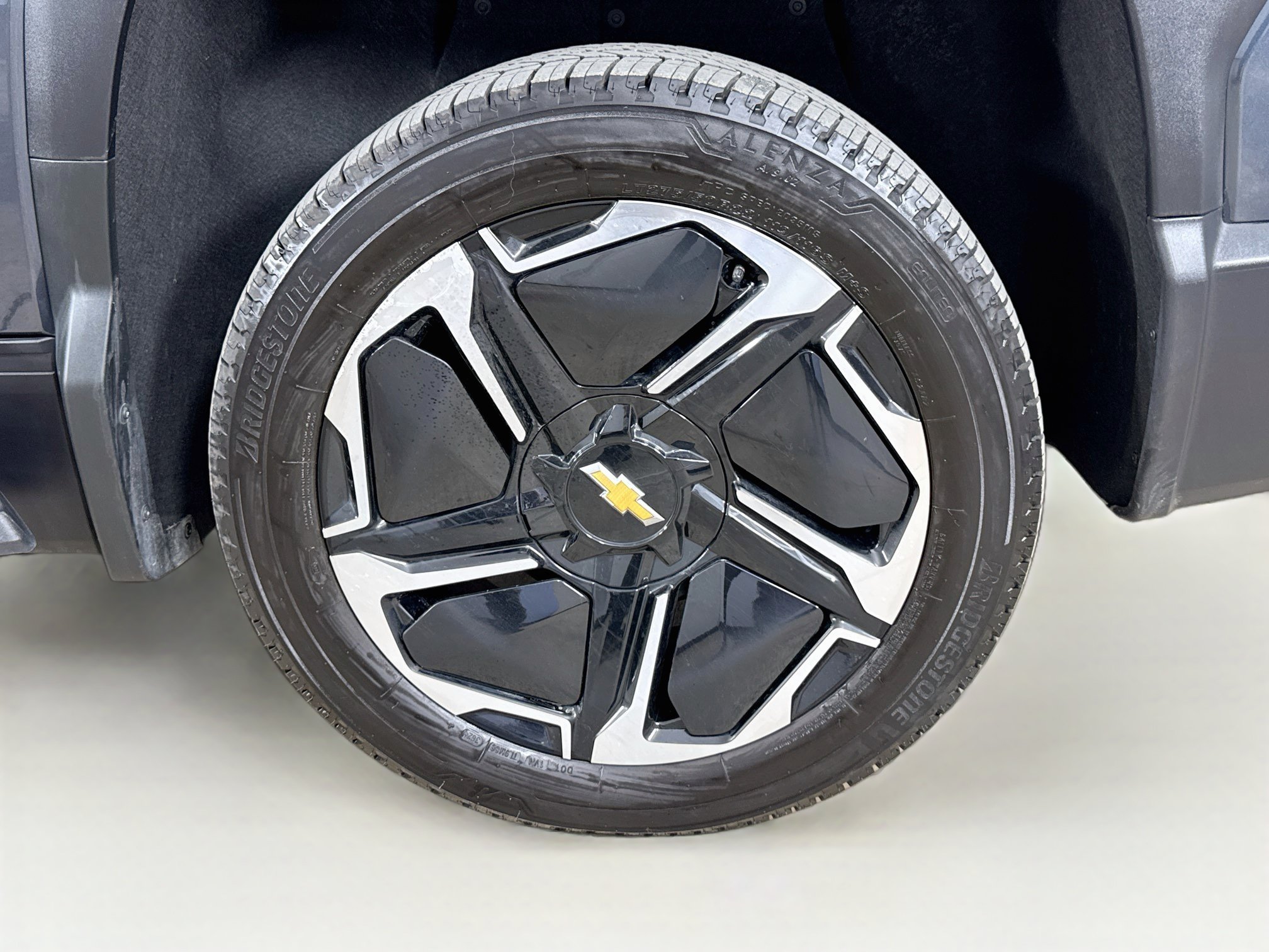 Used 2026 Chevrolet Silverado EV LT AWD/4WD image 33