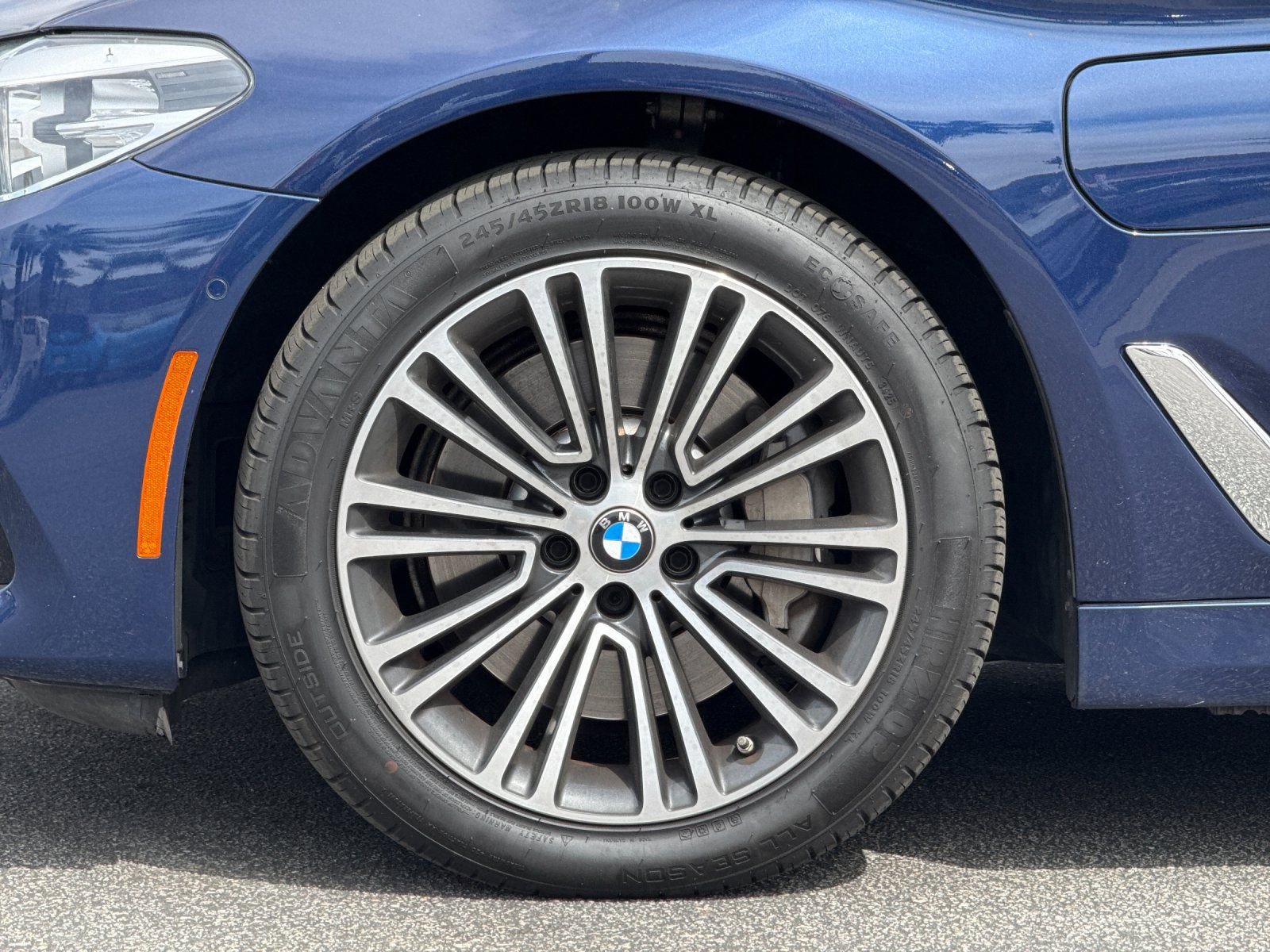 Used 2020 BMW 530e w/ Premium Package image 24