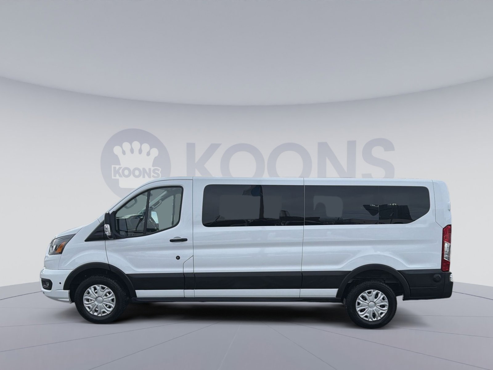 Used 2024 Ford Transit 350 XLT image 2