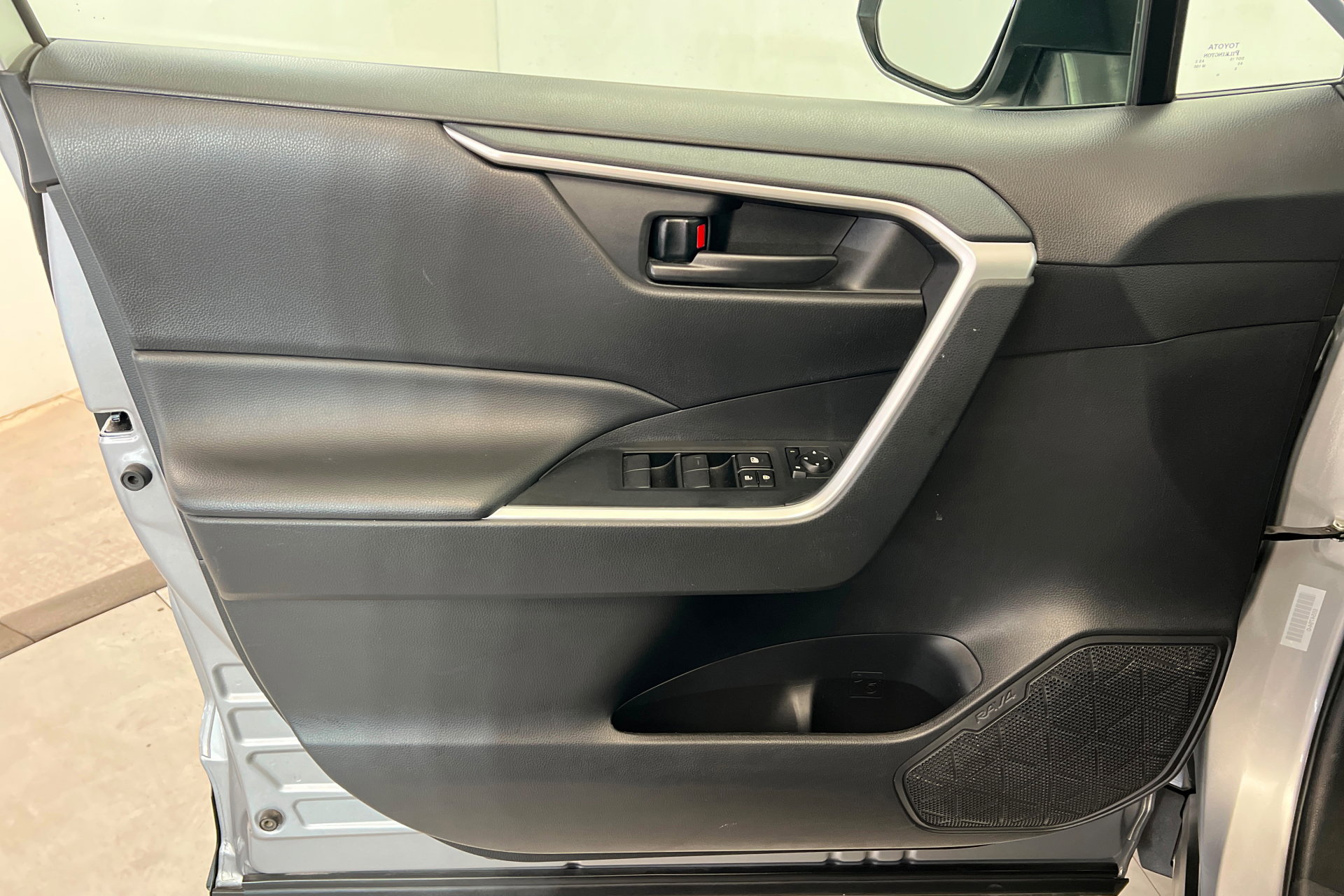 Used 2024 Toyota RAV4 LE image 15