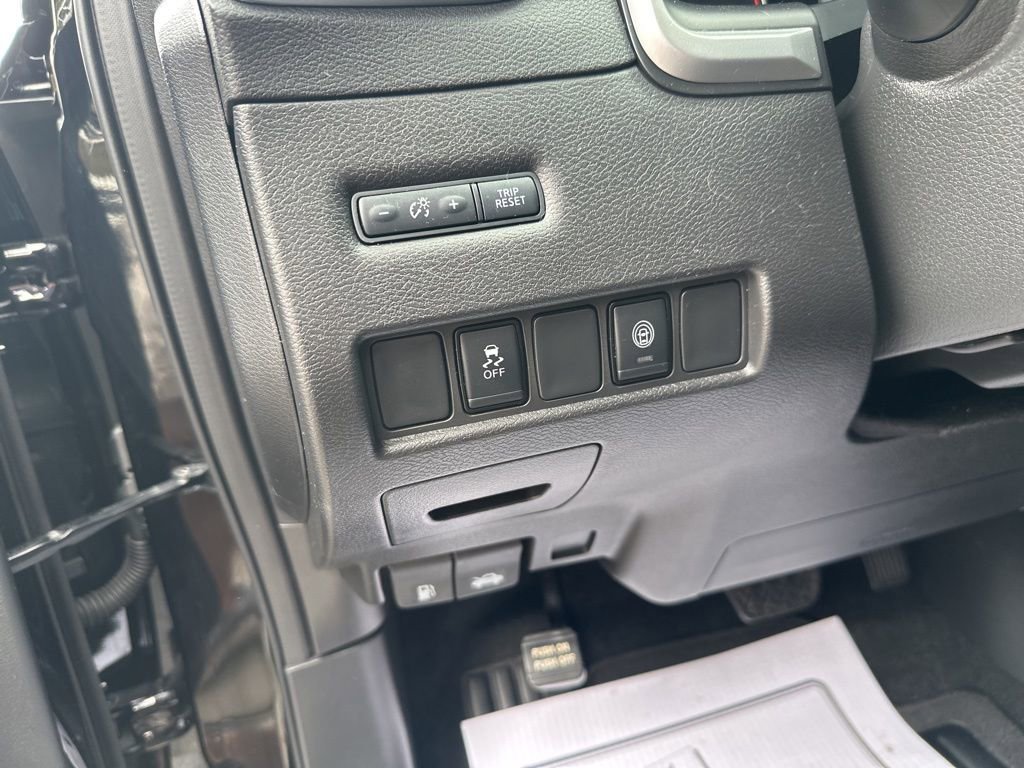 Used 2024 Nissan Murano SV w/ SV Midnight Edition Package image 15