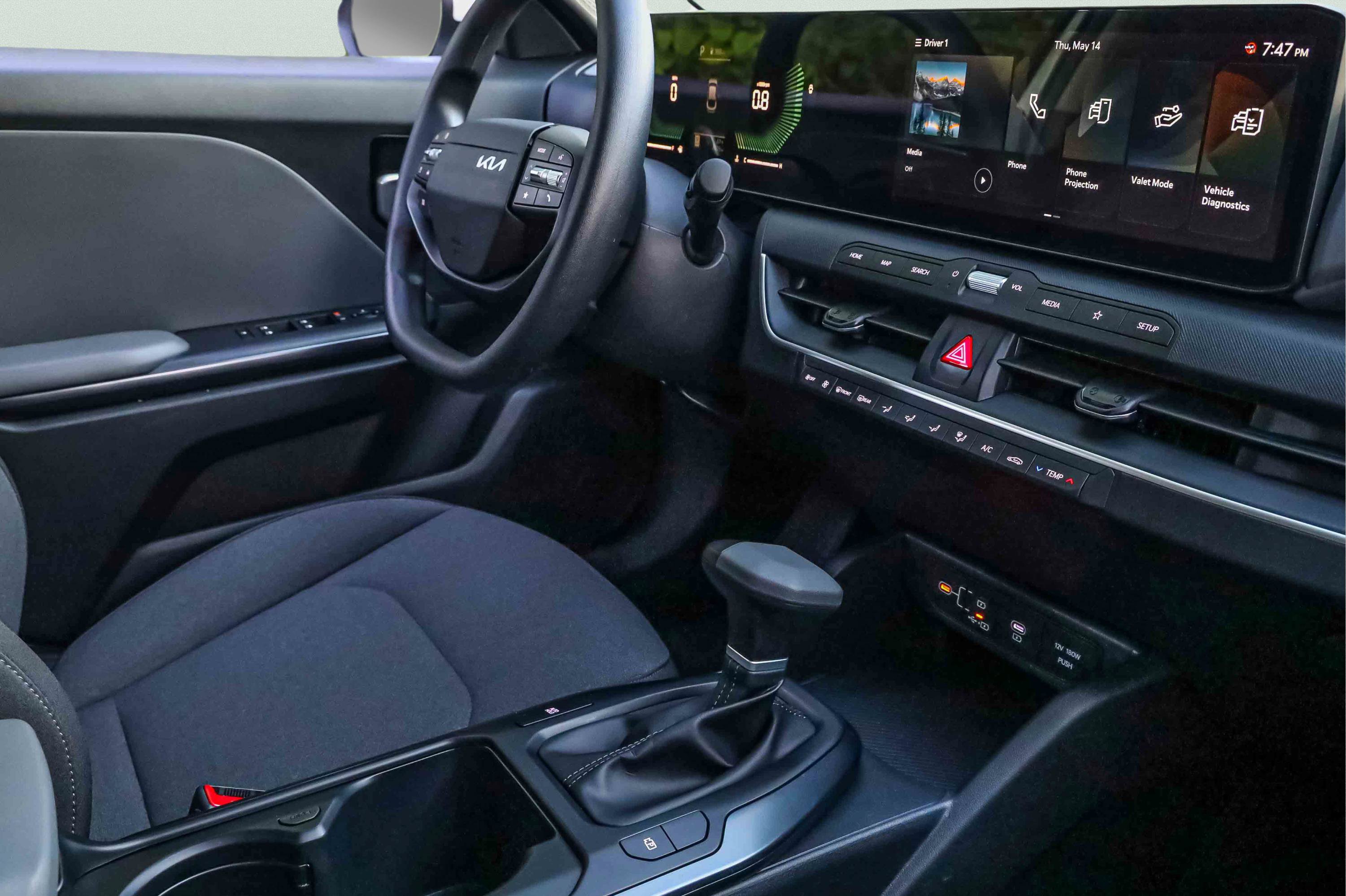 Certified 2025 Kia K4 FWD image 24