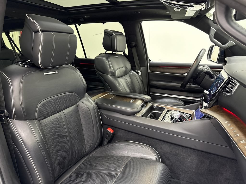 Used 2023 Jeep Grand Wagoneer L Series II AWD/4WD image 34