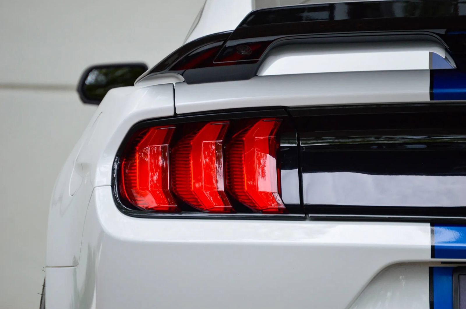 Used 2018 Ford Mustang Shelby GT350 w/ Convenience Package RWD image 12