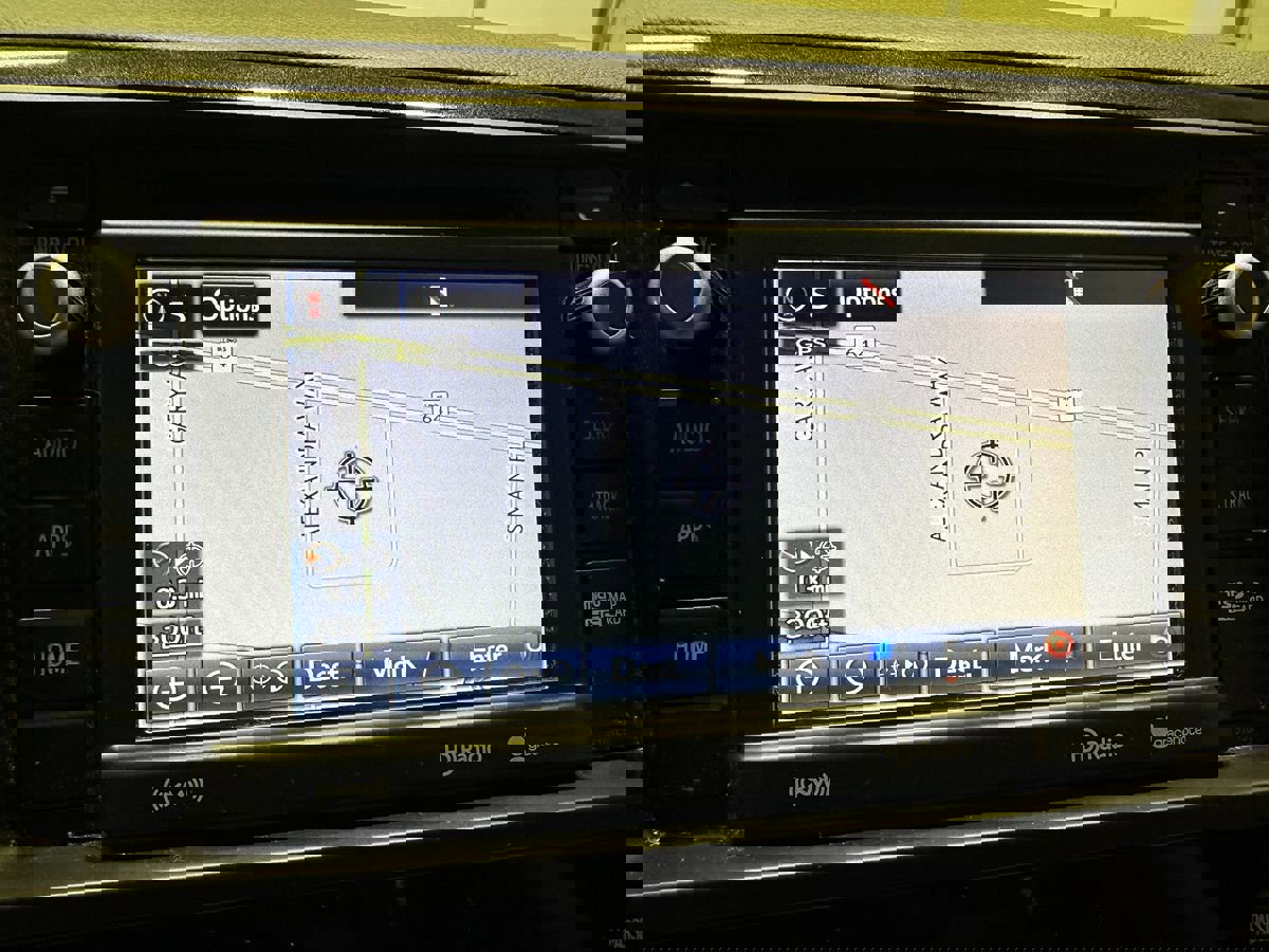 Used 2016 Toyota Sequoia SR5 image 38