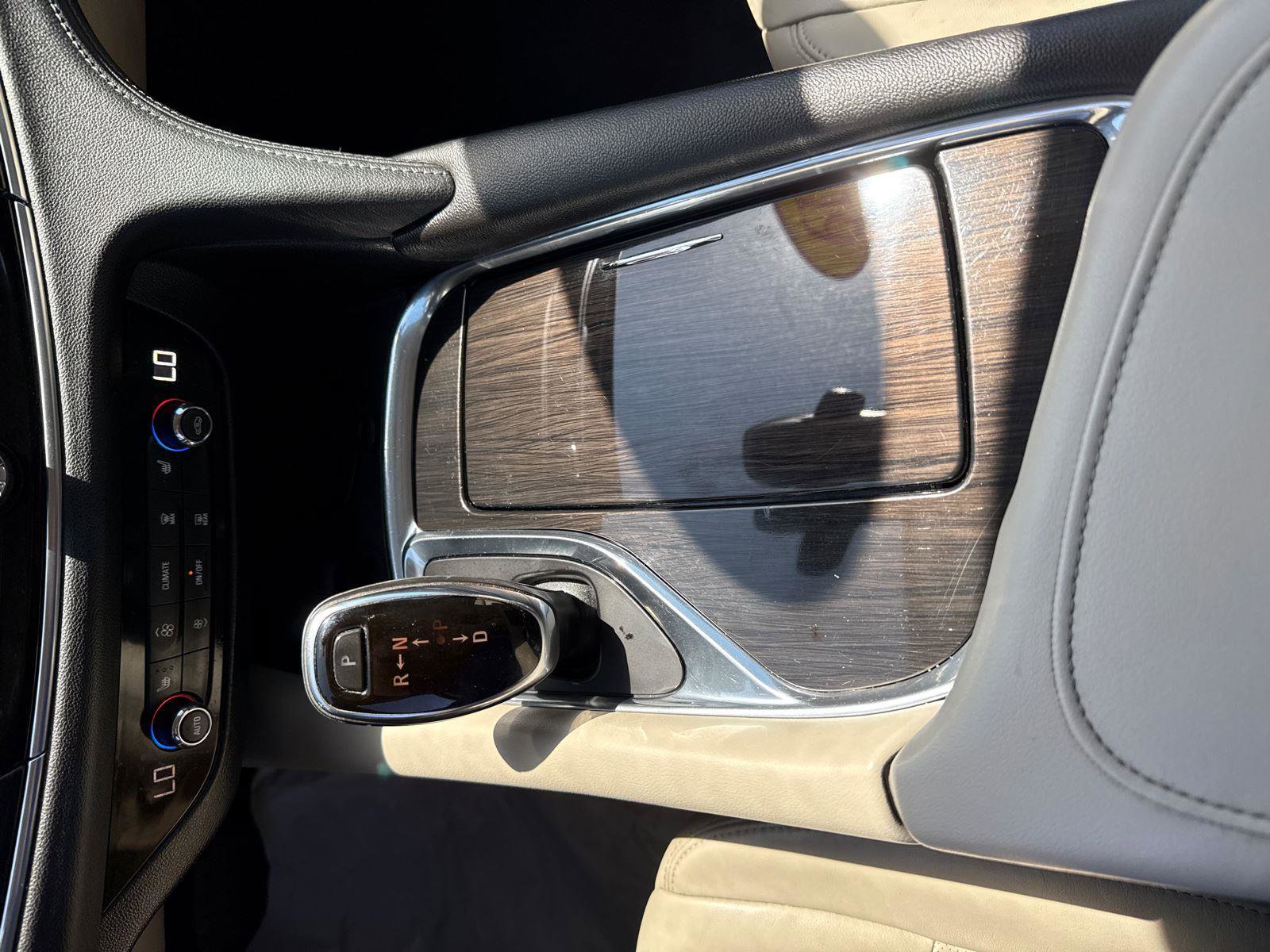 Used 2019 Buick Enclave Essence FWD image 21