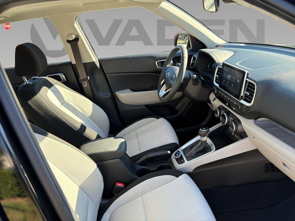 New 2026 Hyundai Venue SEL FWD image 32