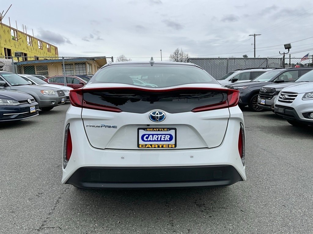 Used 2017 Toyota Prius Prime Advanced image 7
