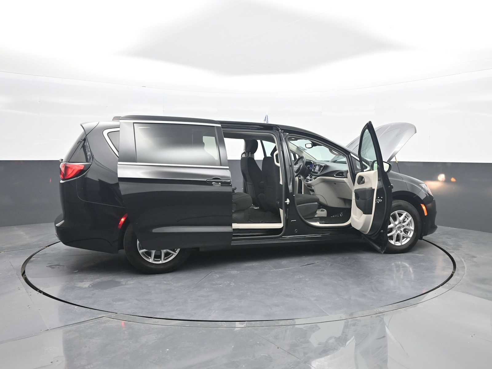 Used 2024 Chrysler Voyager LX FWD image 46
