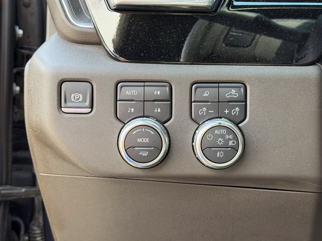 Used 2025 GMC Sierra 3500 SLT w/ Texas SLT Premium Package AWD/4WD image 11