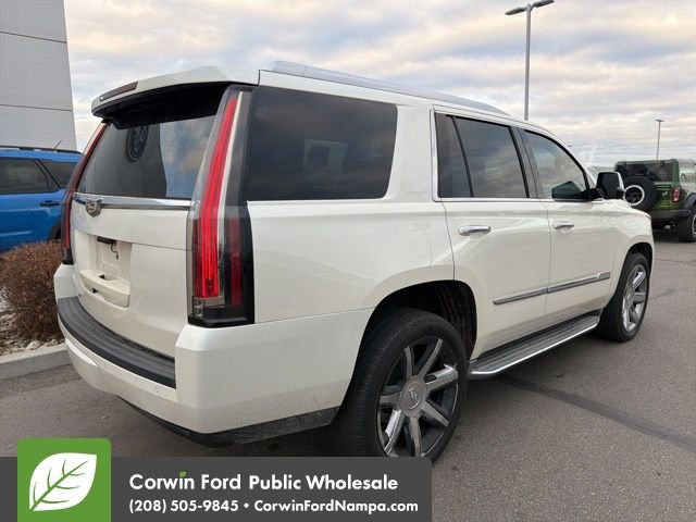 Used 2015 Cadillac Escalade Luxury image 7