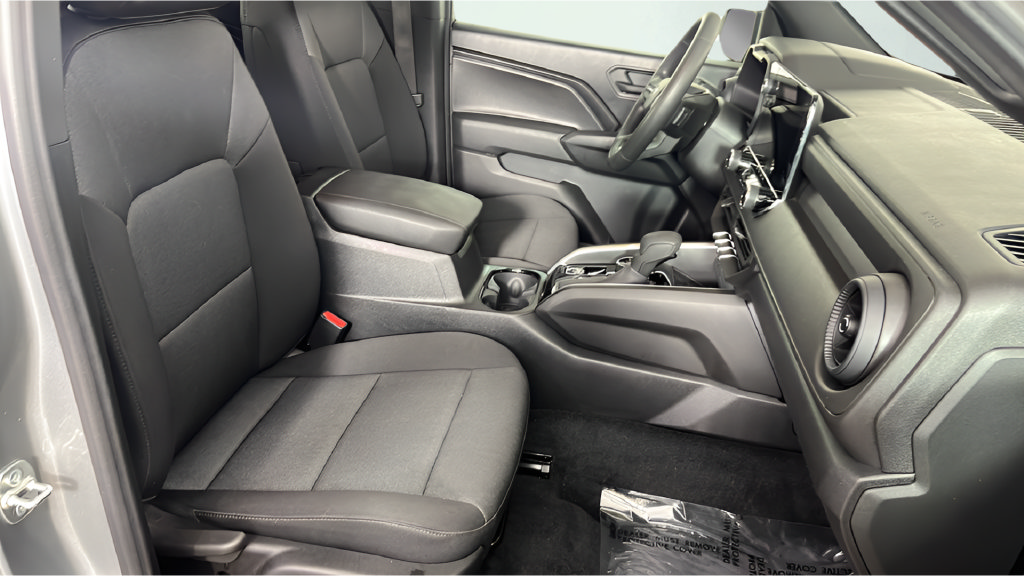Used 2025 Chevrolet Colorado Trail Boss AWD/4WD image 22