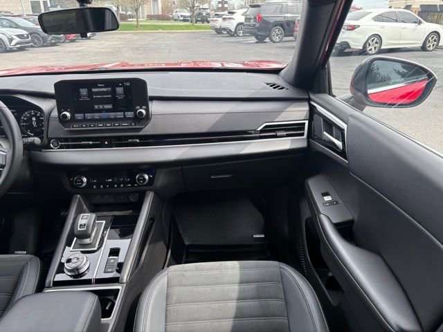 Used 2024 Mitsubishi Outlander AWD image 18