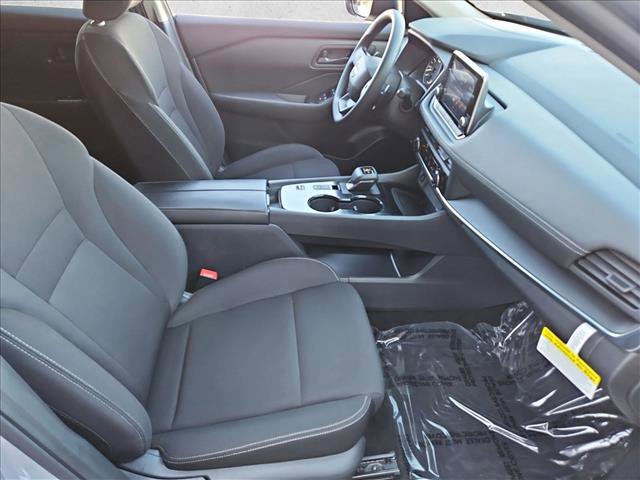 Used 2025 Nissan Rogue S image 21