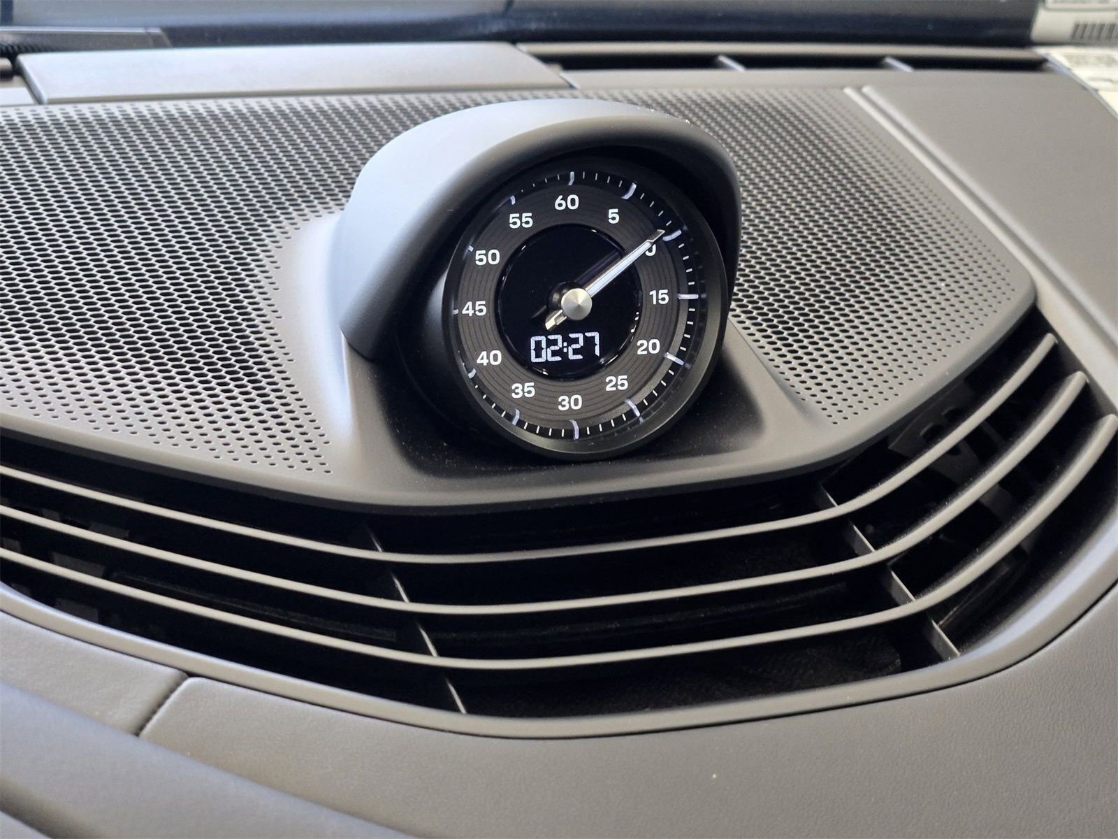 Used 2025 Porsche Taycan 4S image 18