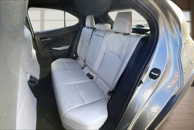 Used 2020 Lexus UX 200 w/ Premium Package image 26