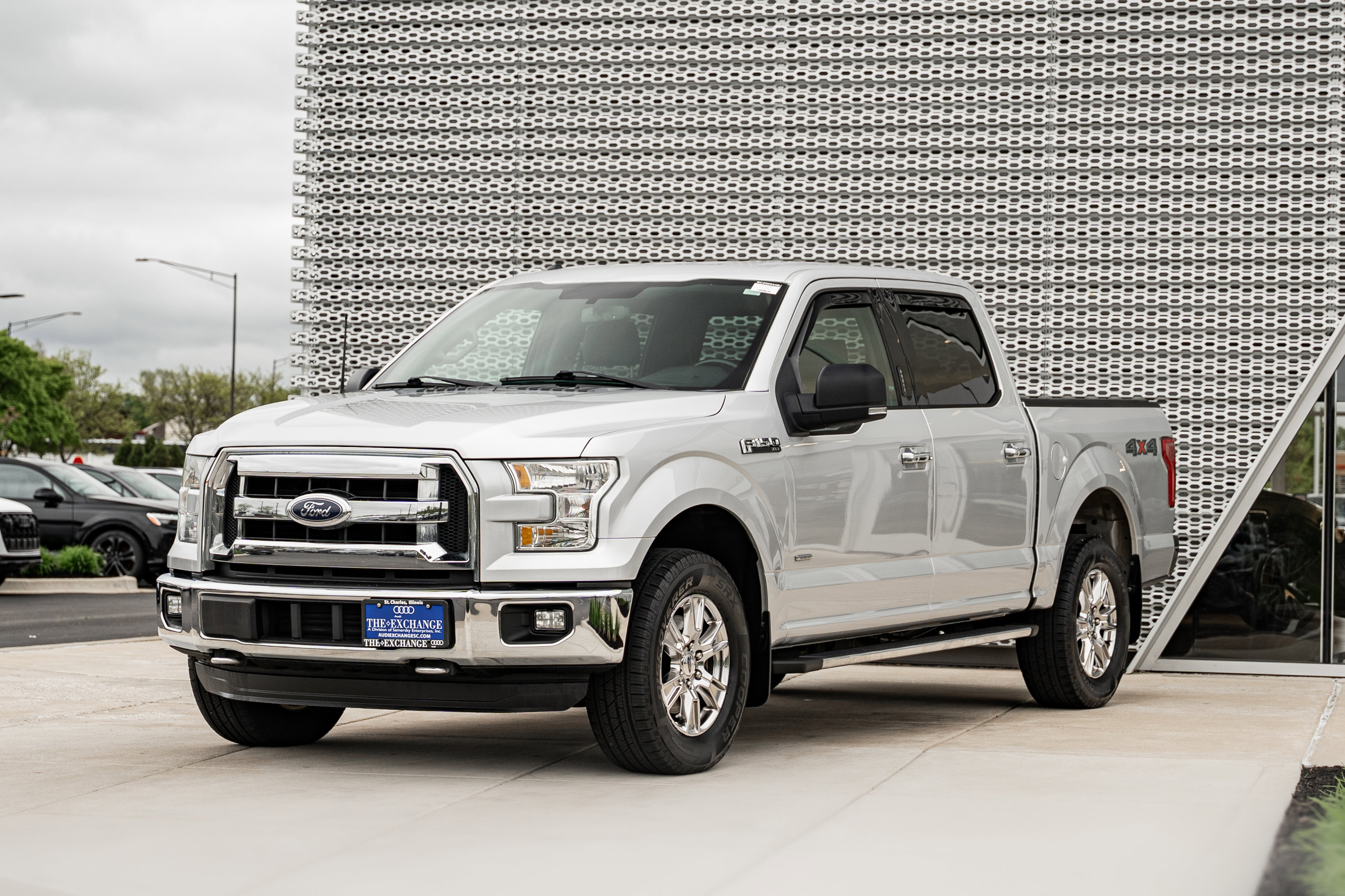Used 2015 Ford F150 XLT w/ Equipment Group 302A Luxury AWD/4WD image 7