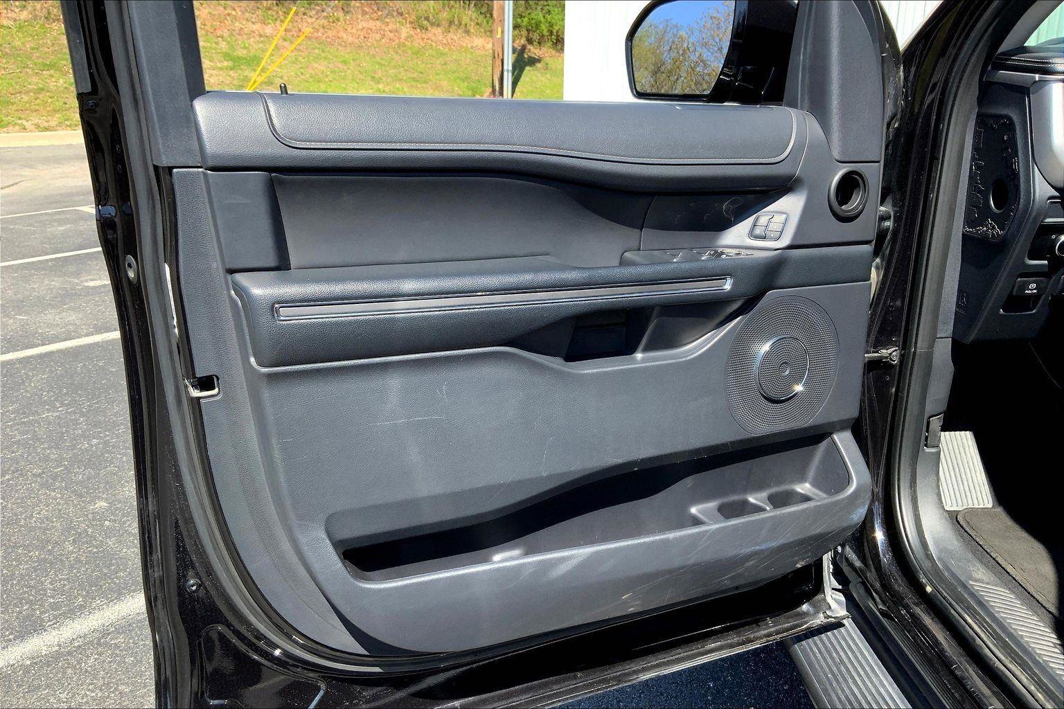 Used 2024 Ford Expedition XLT image 20