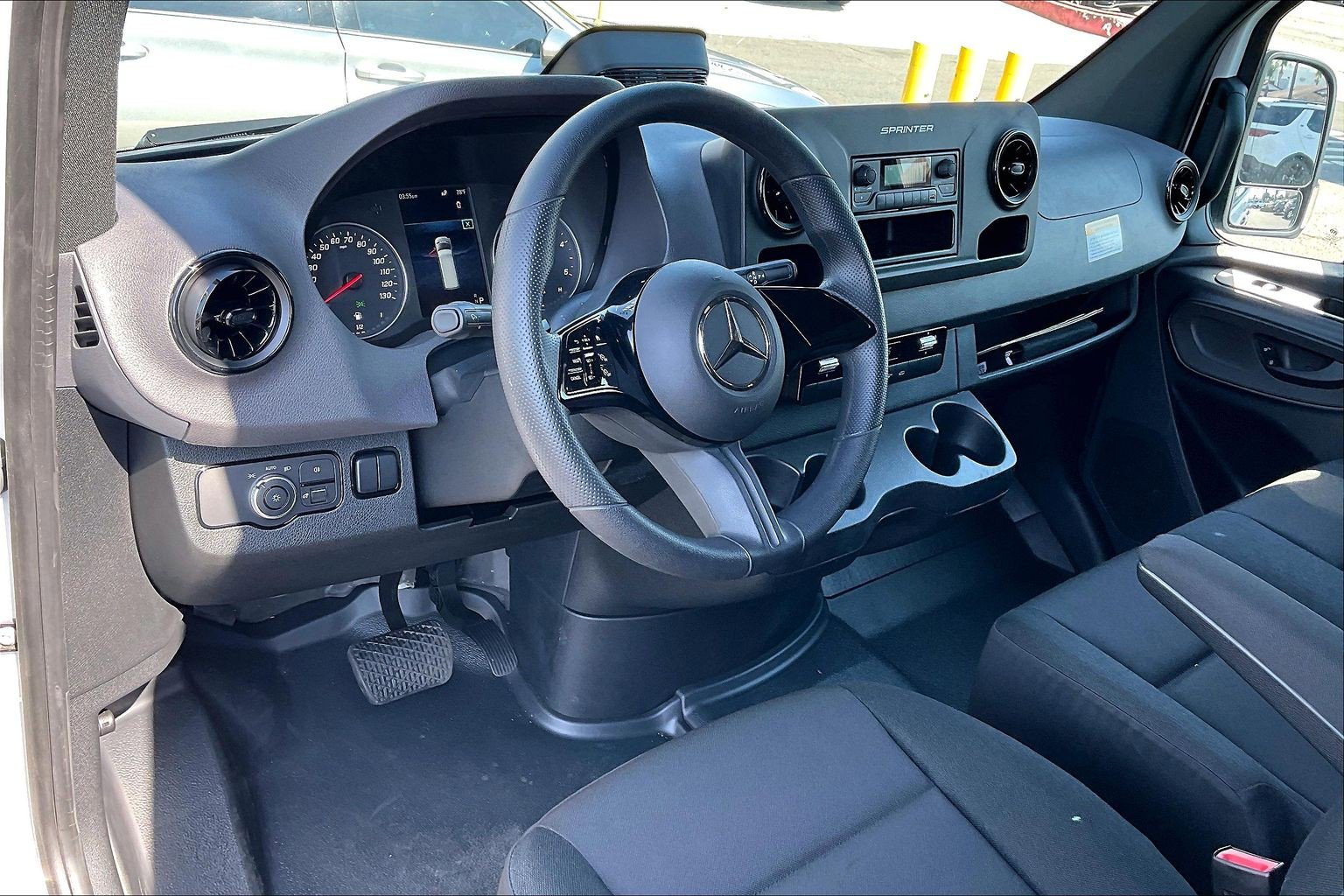 Used 2025 Mercedes-Benz Sprinter 2500 image 15