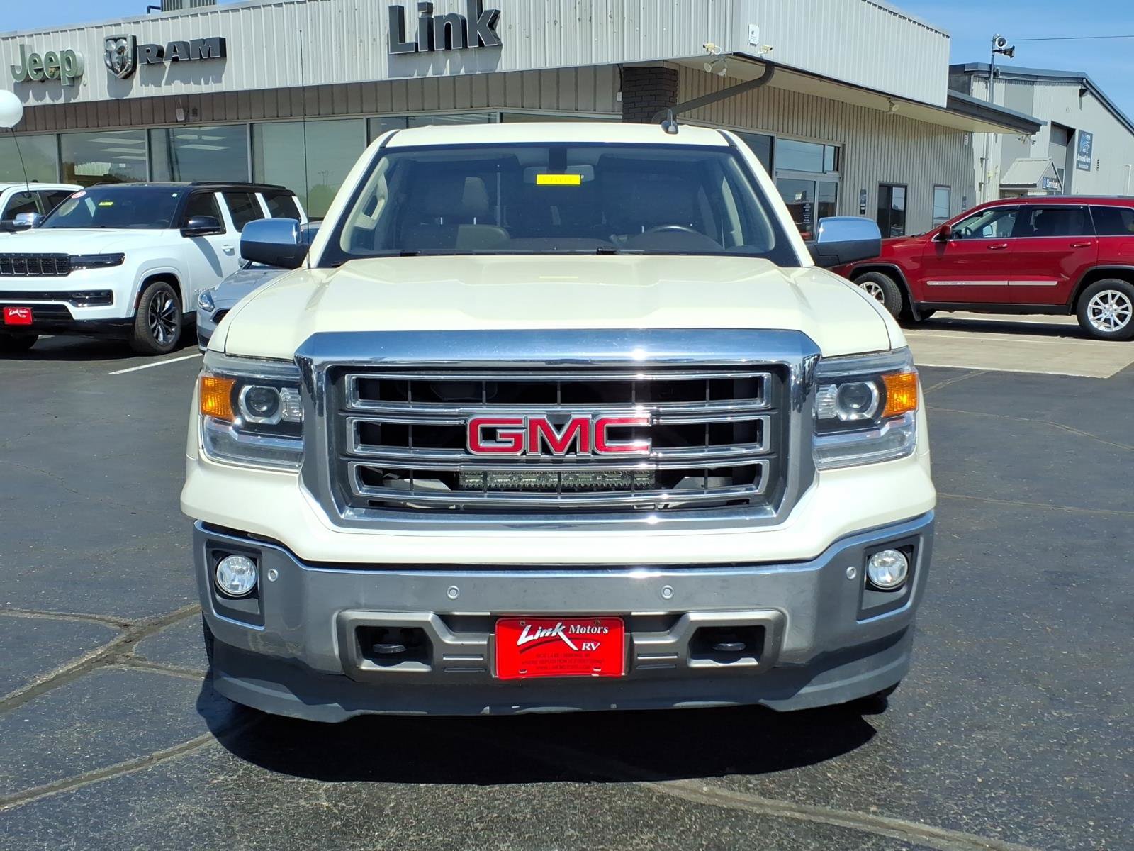 Used 2015 GMC Sierra 1500 SLT w/ SLT Crew Cab Value Package AWD/4WD image 9