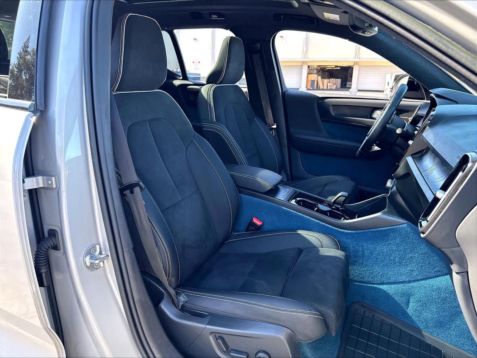 Used 2023 Volvo XC40 Recharge Ultimate AWD/4WD image 10