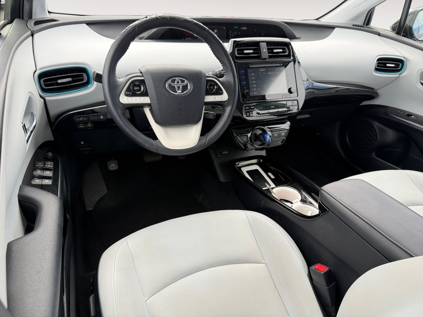 Used 2016 Toyota Prius Four FWD image 15