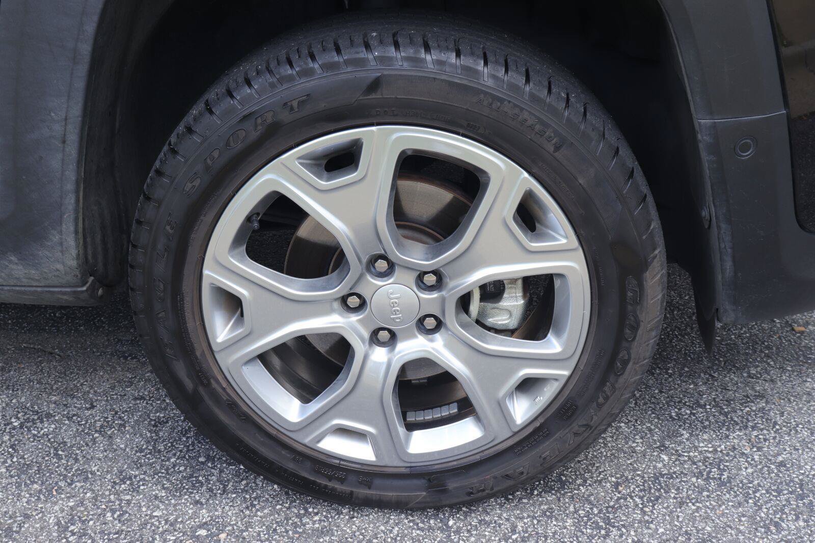 Used 2023 Jeep Renegade Limited w/ Sun/Sound Group AWD/4WD image 41