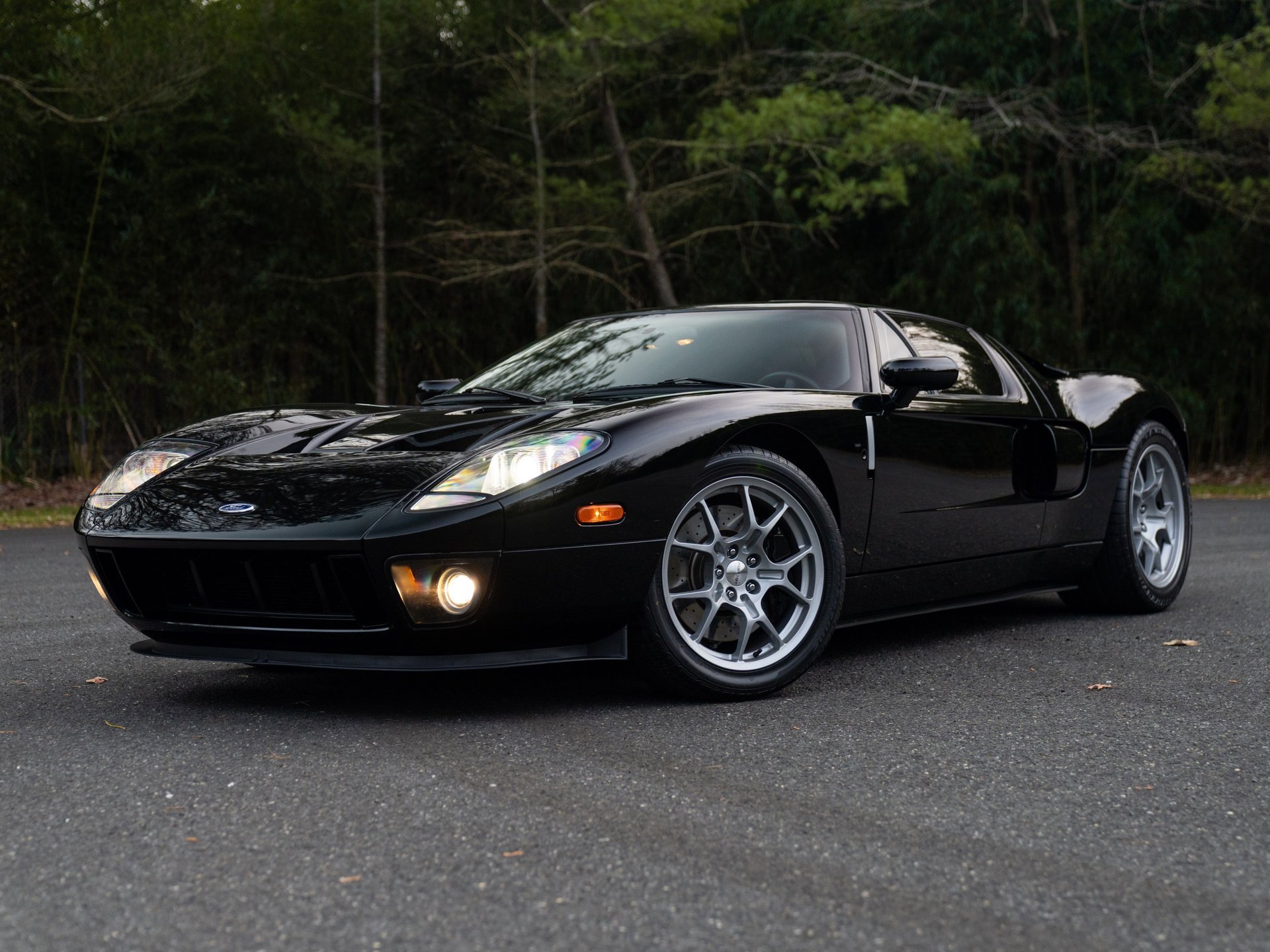 Used 2005 Ford GT image 14