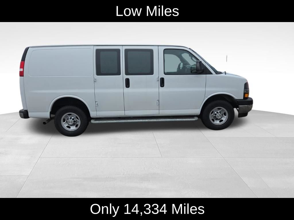 Used 2024 Chevrolet Express 2500 w/ Driver Convenience Package RWD image 2