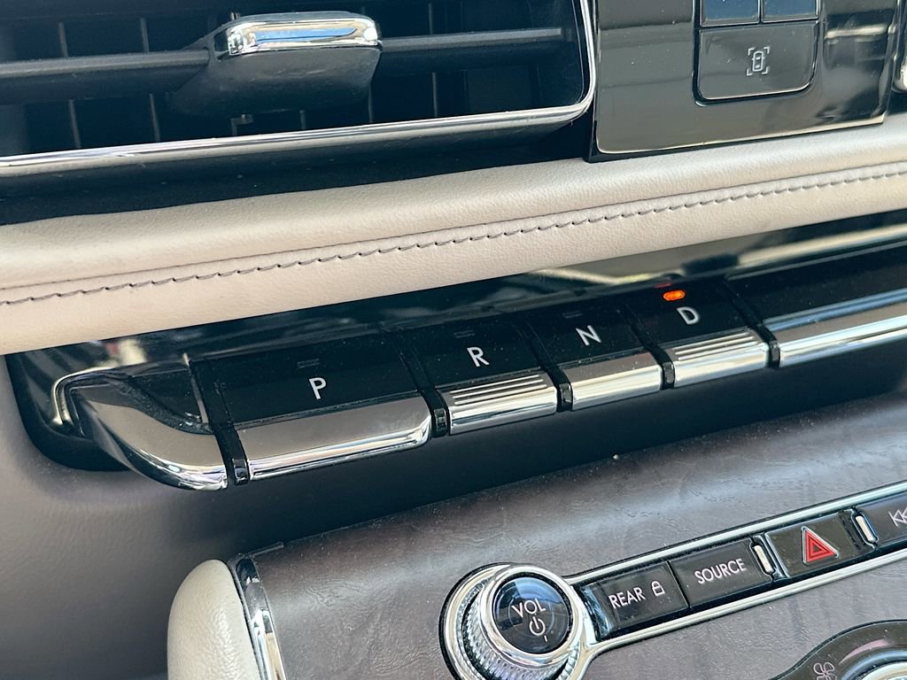 Used 2022 Lincoln Aviator Reserve image 22