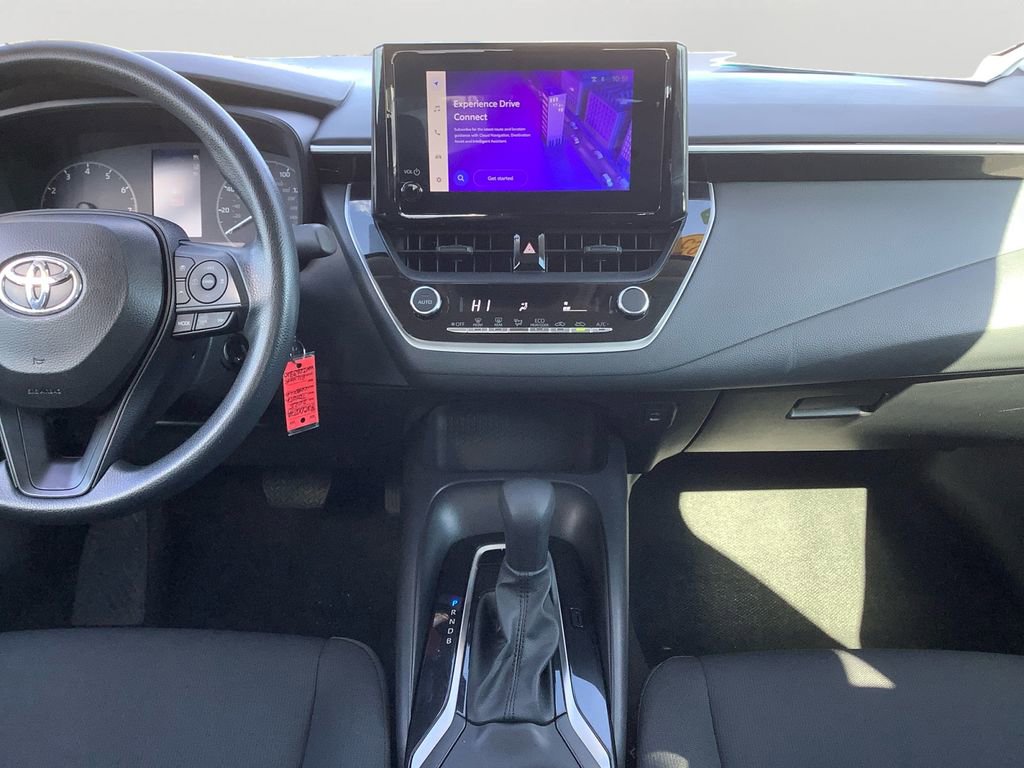 Used 2025 Toyota Corolla LE image 18
