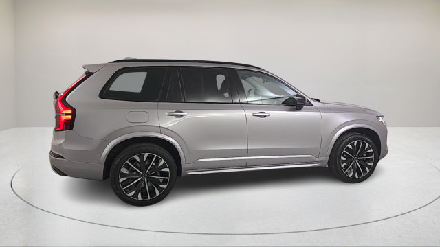 Used 2026 Volvo XC90 B6 Ultra w/ Protection Package AWD/4WD image 3