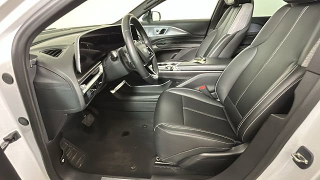 Used 2024 Cadillac Lyriq Tech AWD/4WD image 12
