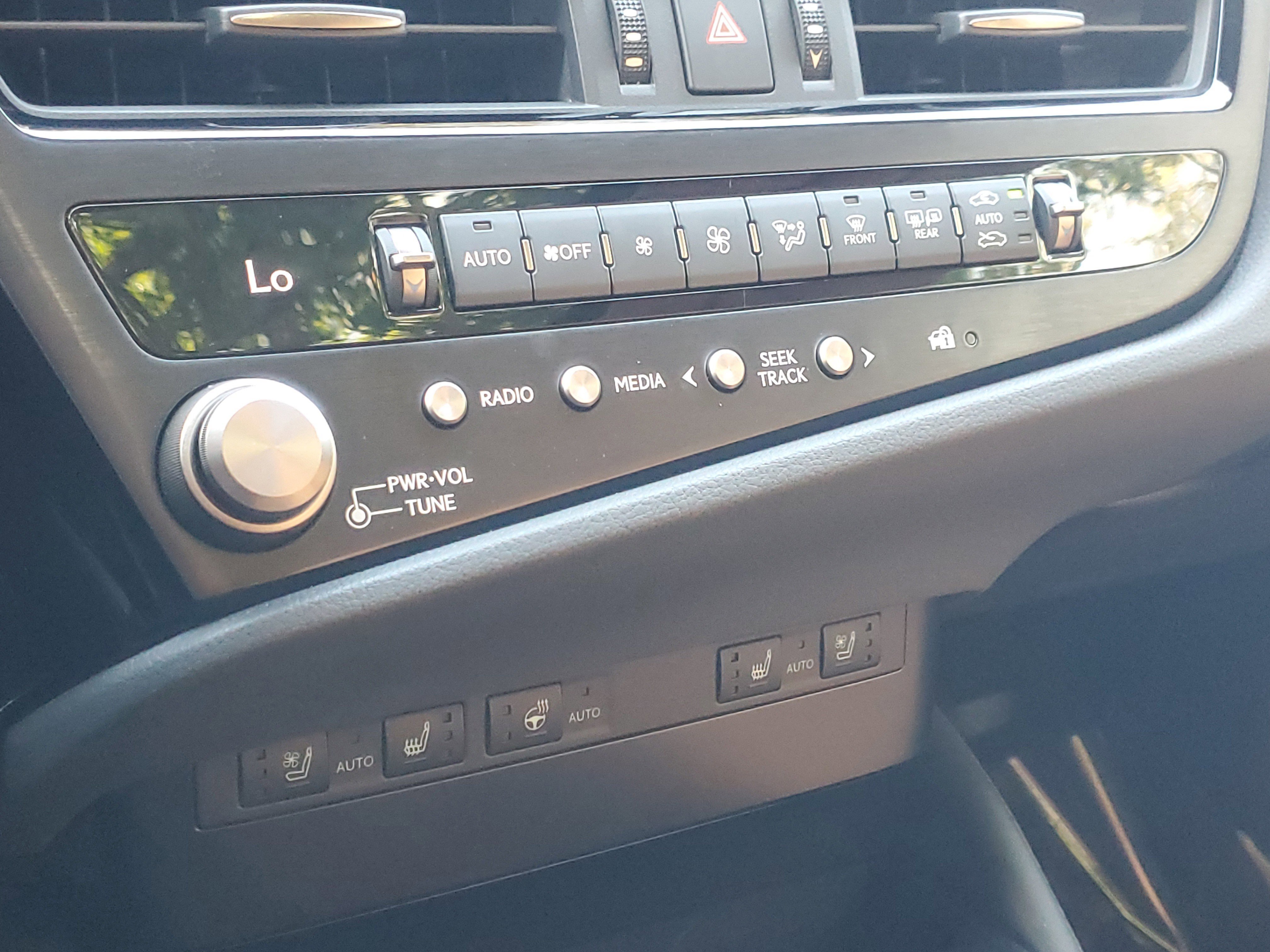 Used 2025 Lexus ES 350 w/ Premium Package image 29