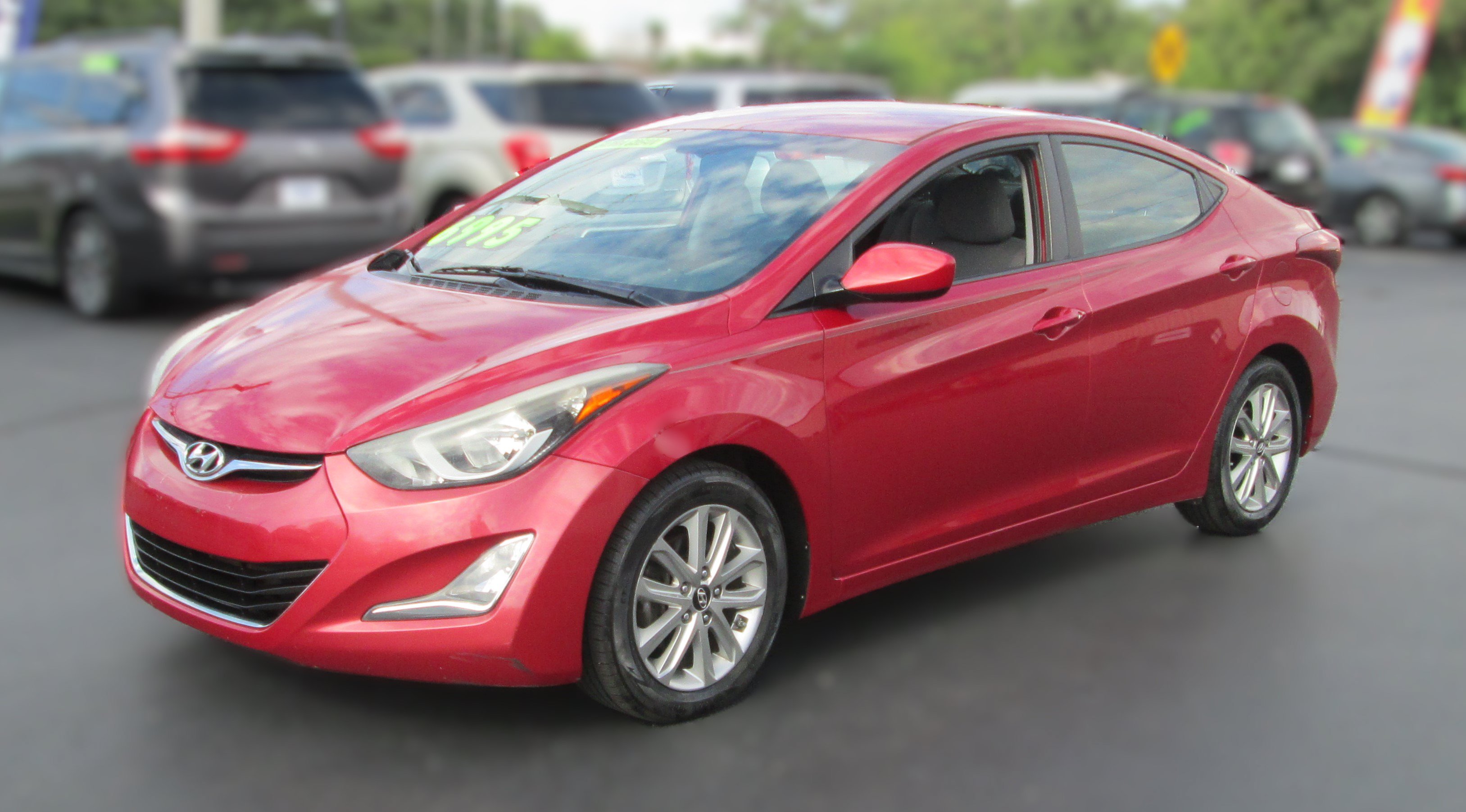 Used 2015 Hyundai Elantra SE w/ Option Group 02 FWD image 2