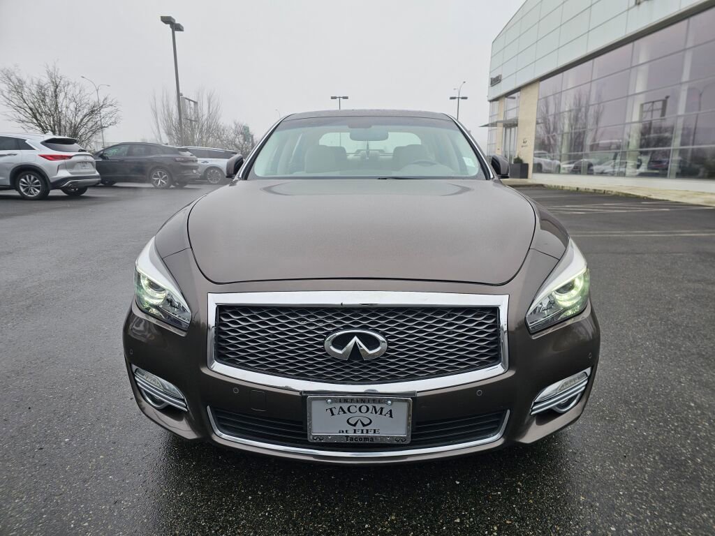 Used 2018 INFINITI Q70 Luxe image 2