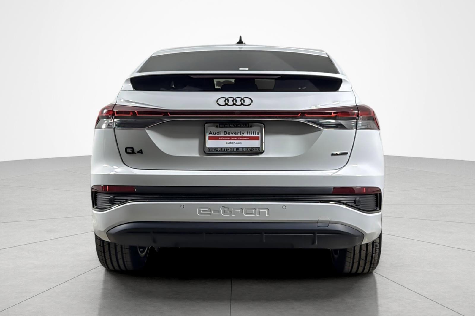 Used 2023 Audi Q4 e-tron Premium Plus w/ Premium Plus image 4