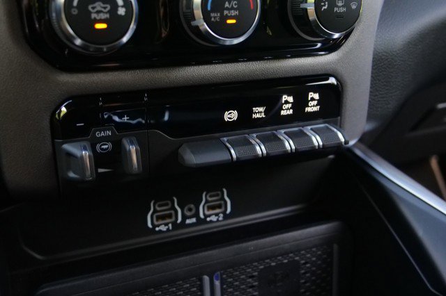 Used 2025 RAM 3500 Lone Star AWD/4WD image 16