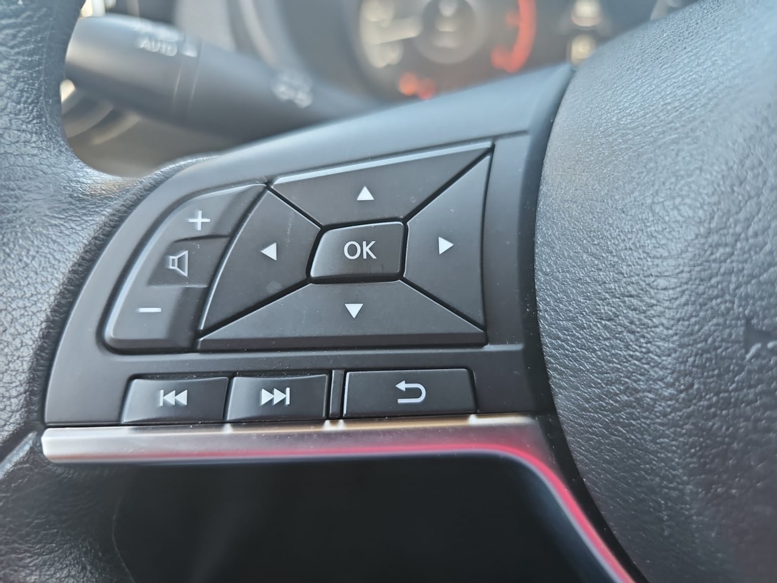 Used 2024 Nissan Kicks SV FWD image 22