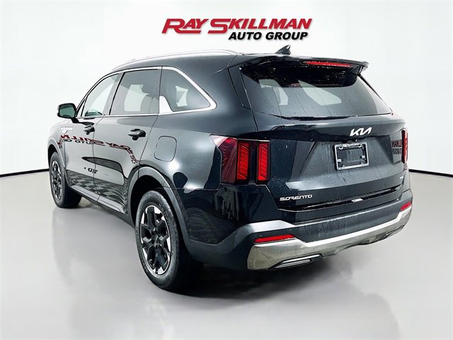 Used 2024 Kia Sorento S image 5