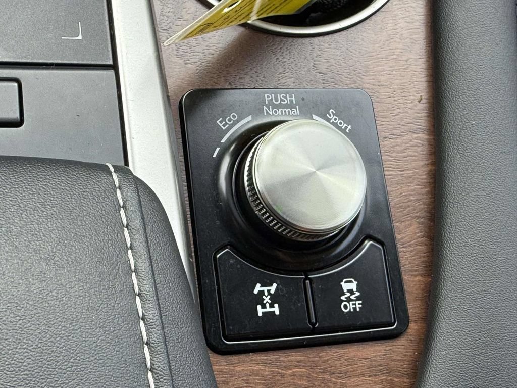 Used 2022 Lexus RX 350L Premium w/ Premium Package AWD/4WD image 25