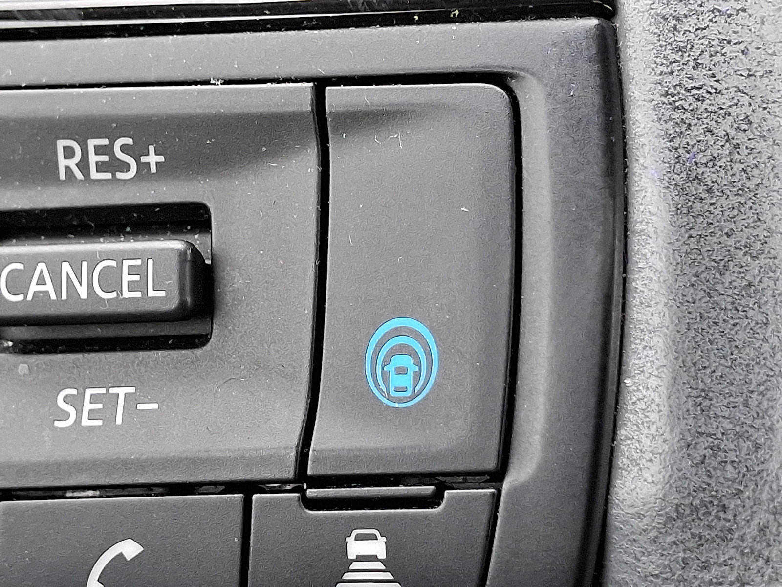 Used 2022 Nissan Rogue SV w/ SV Premium Package image 27