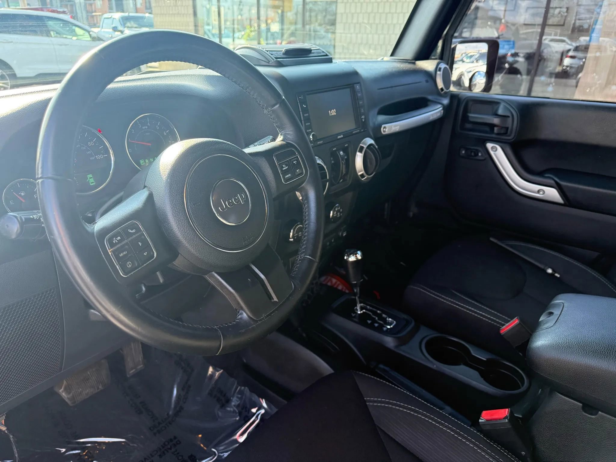 Used 2018 Jeep Wrangler Unlimited Sahara w/ Connectivity Group image 14