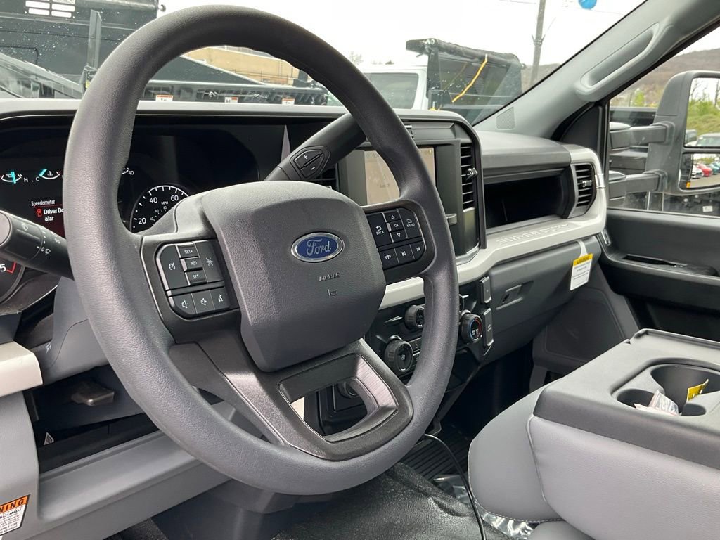 New 2026 Ford F550 4x4 Regular Cab Super Duty image 19